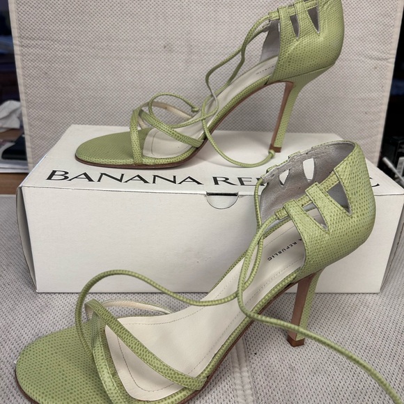 Banana Republic Lime Strappy Heels - Picture 1 of 2